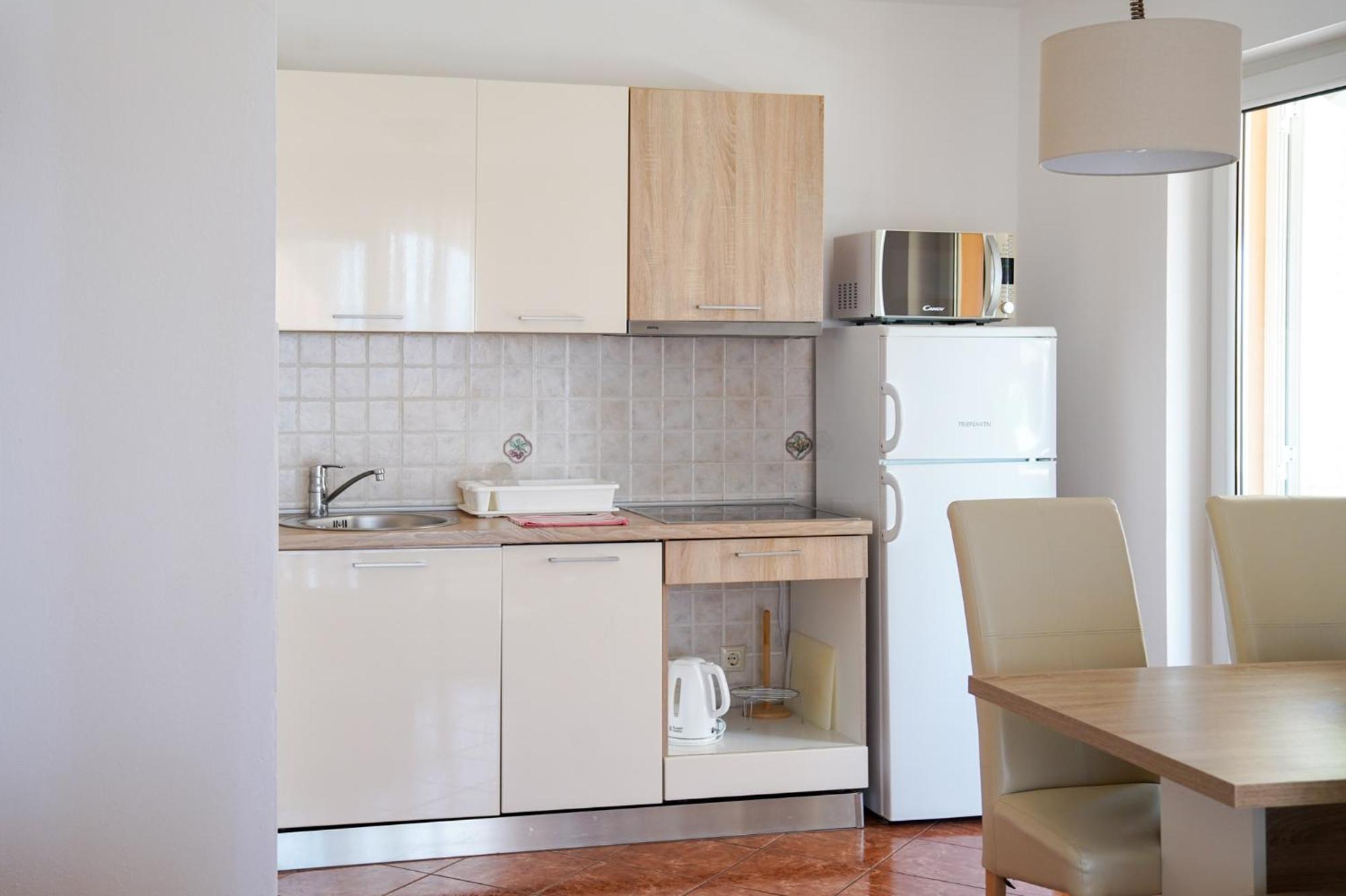 Apartman Lana Omisalj Exterior photo