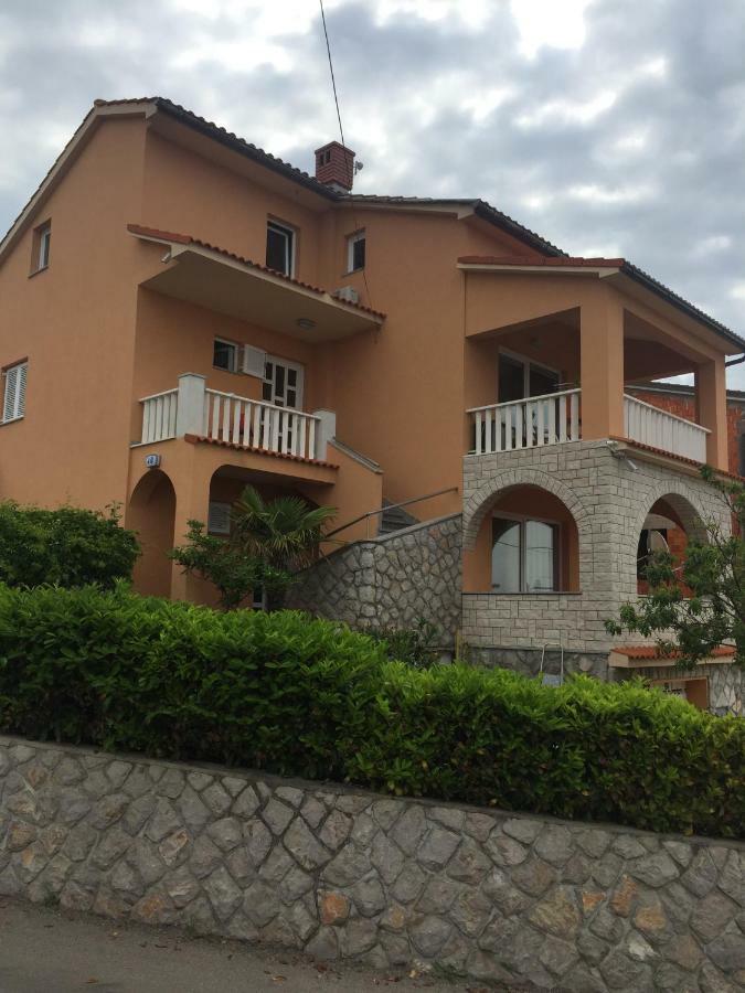 Apartman Lana Omisalj Exterior photo