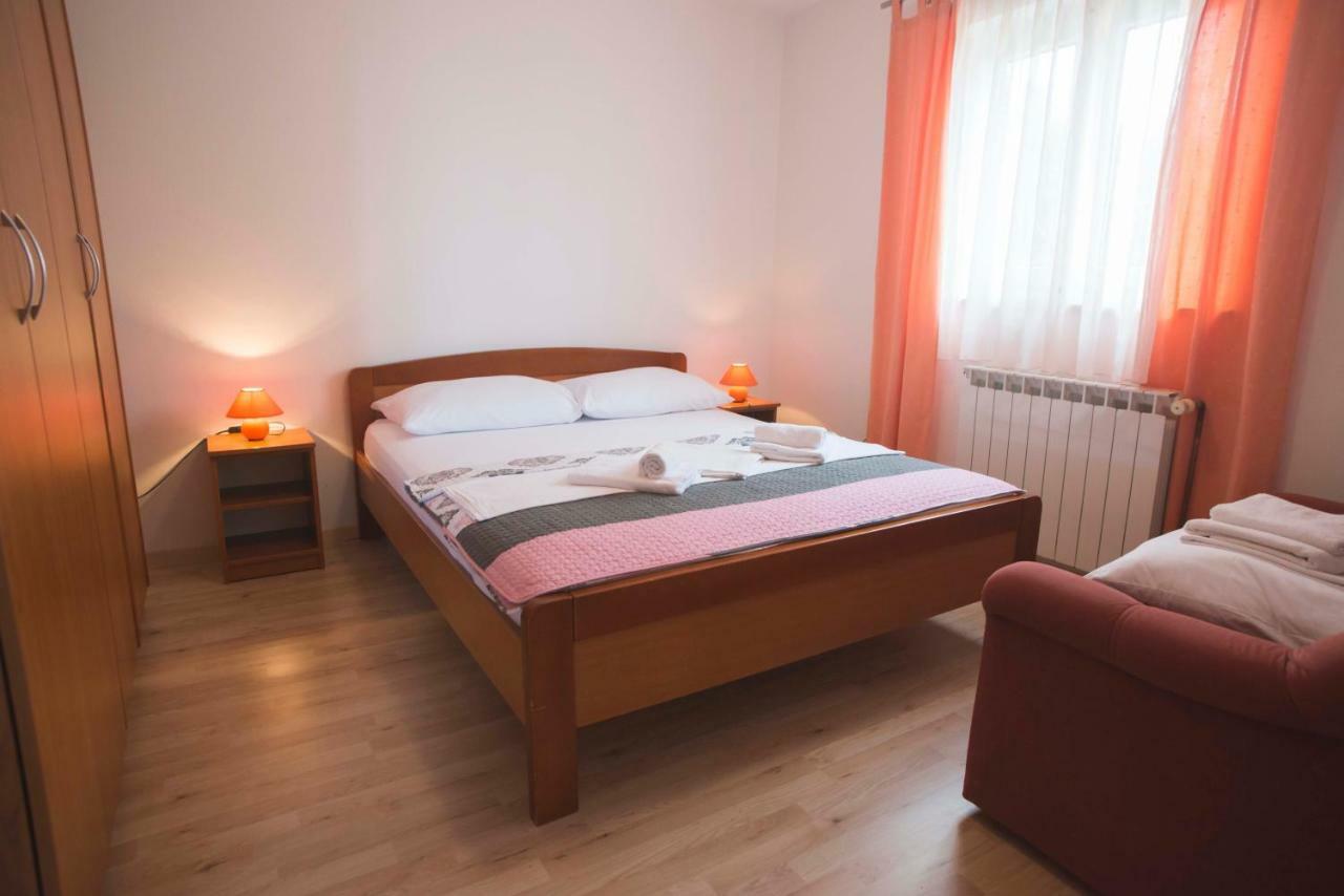 Apartman Lana Omisalj Exterior photo